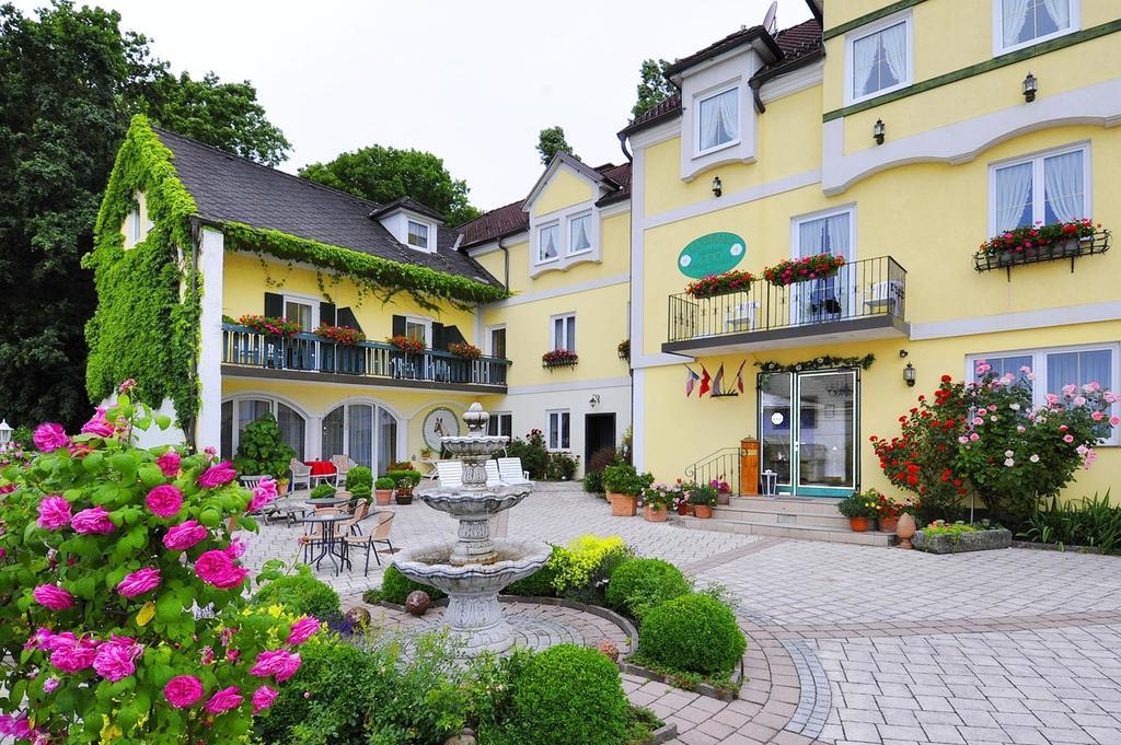 Landhotel Donautalblick Artstetten Exterior foto